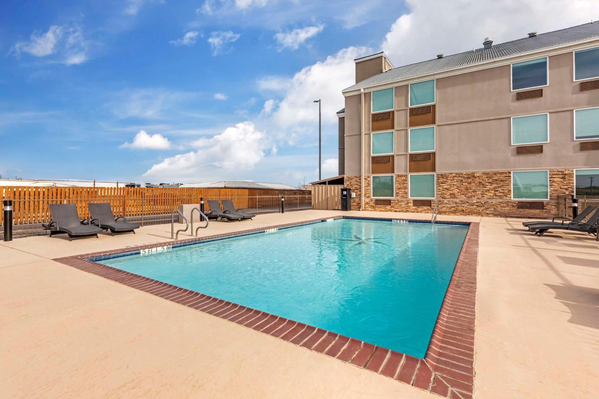 Best Western Plus Riata Brownwood Exterior foto