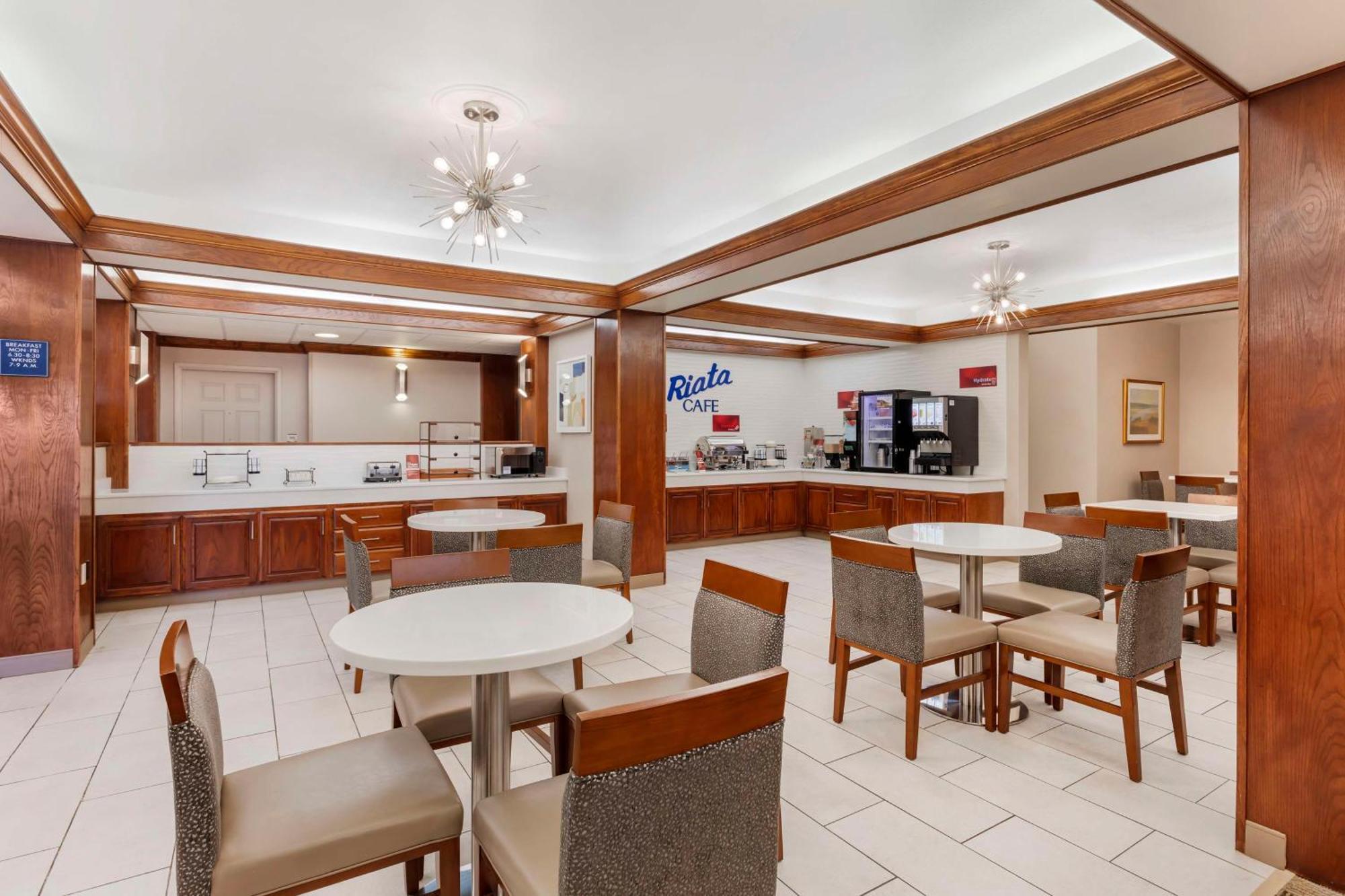Best Western Plus Riata Brownwood Exterior foto
